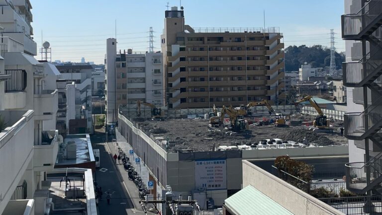 イトーヨーカドー跡地の工事現場